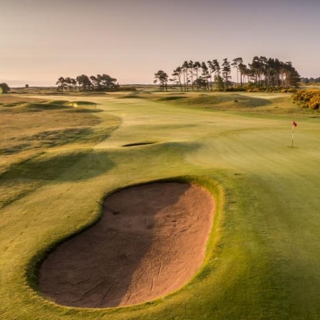 Carnoustie (6941 yards par 72)