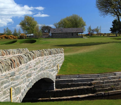 Carnoustie (6941 yards par 72)