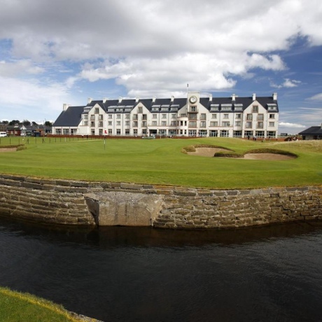 Carnoustie (6941 yards par 72)