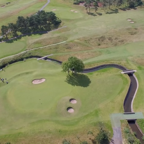 Carnoustie (6941 yards par 72)