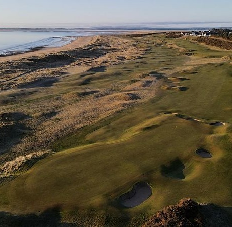 Royal Dornoch (6514 yards par 70)