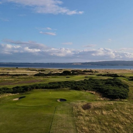 Royal Dornoch (6514 yards par 70)